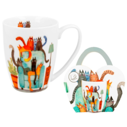 KOCI ŚWIAT NA FOTELU KUBEK 360ml + OPAK Z RĄCZKĄ